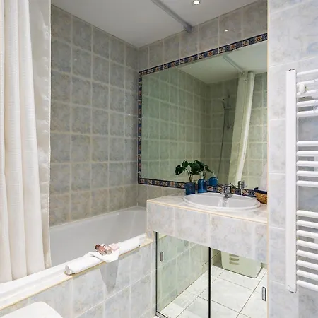 Flore Ii Ap4408 By Riviera 4*